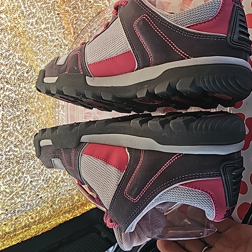J New w/ o tags Rose pink Nike hiking ndestrukt grey sz 5Y - Picture 9 of 10